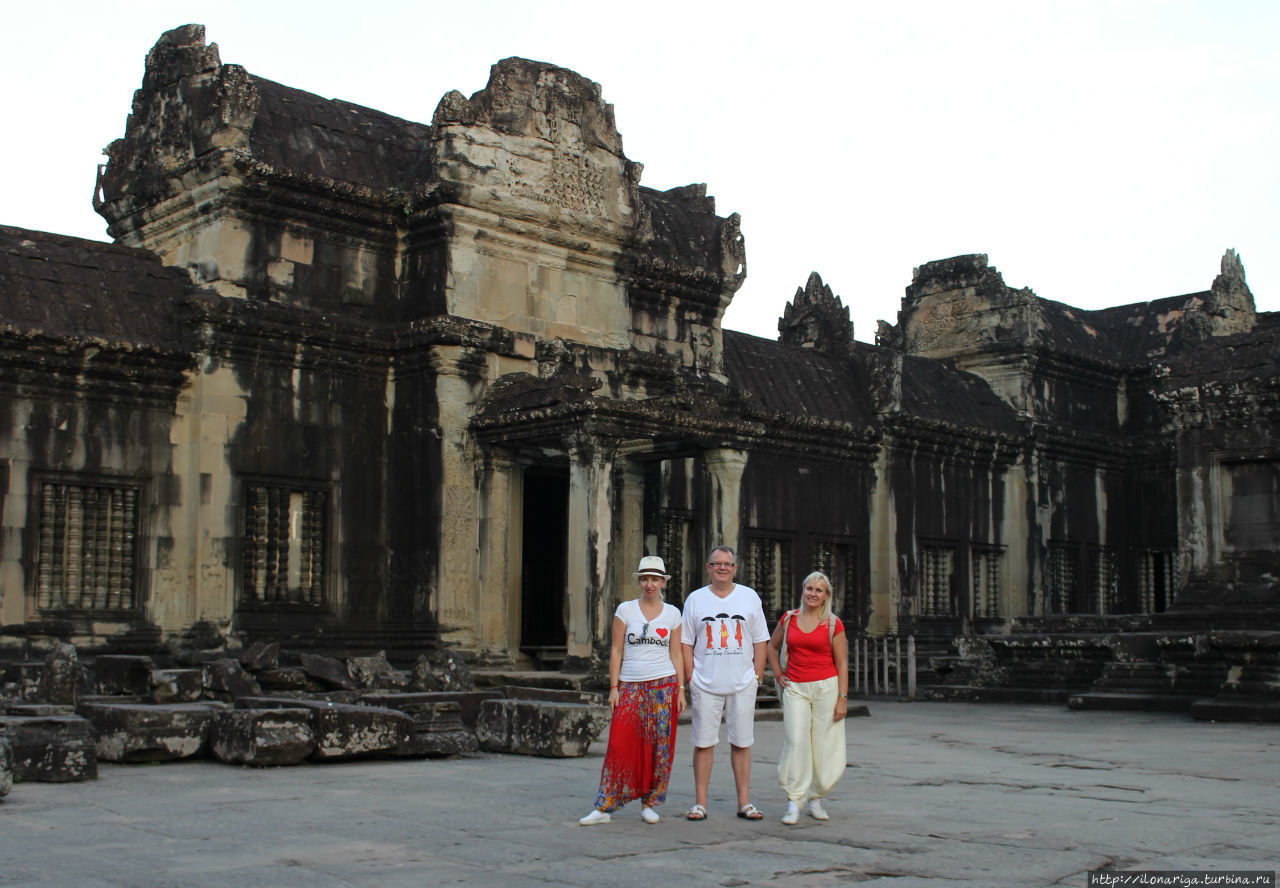 Камбоджа. Красный цвет ту