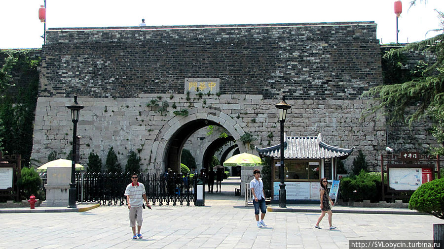 Ворота в южную крепость Нанкин, Китай