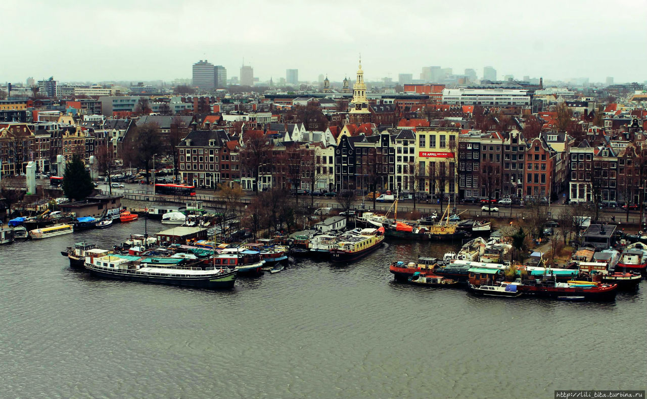 Вид на Амстердам с седьмого этажа библиотеки. Амстердам, Нидерланды