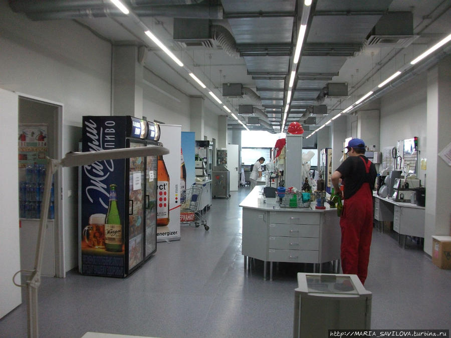 лаборатория, где проверяют пиво и хранят образцы в течении срока годности Москва, Россия