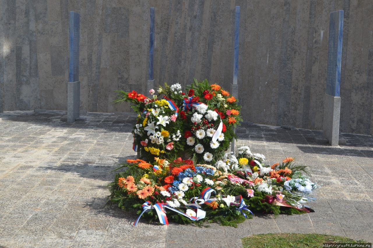 Памятник защитникам города Требинье Требинье, Босния и Герцеговина