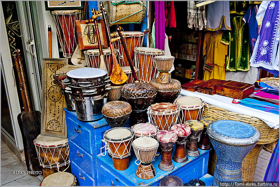 Барабаны — их в Марокко много...
* Эссуэйра, Марокко