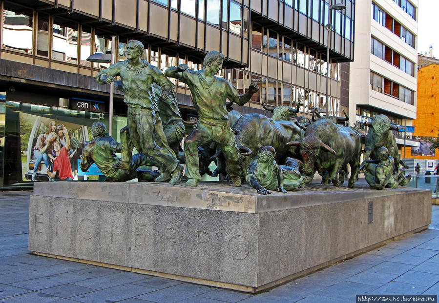 Monument to the Encierro Памплона, Испания