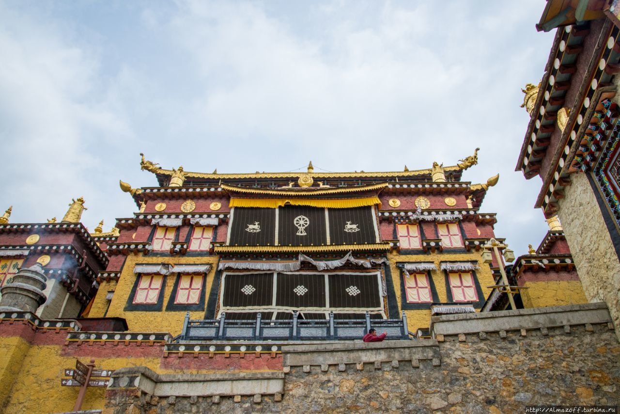 монастырь Ганден Самцелинг Шангри-Ла, Китай