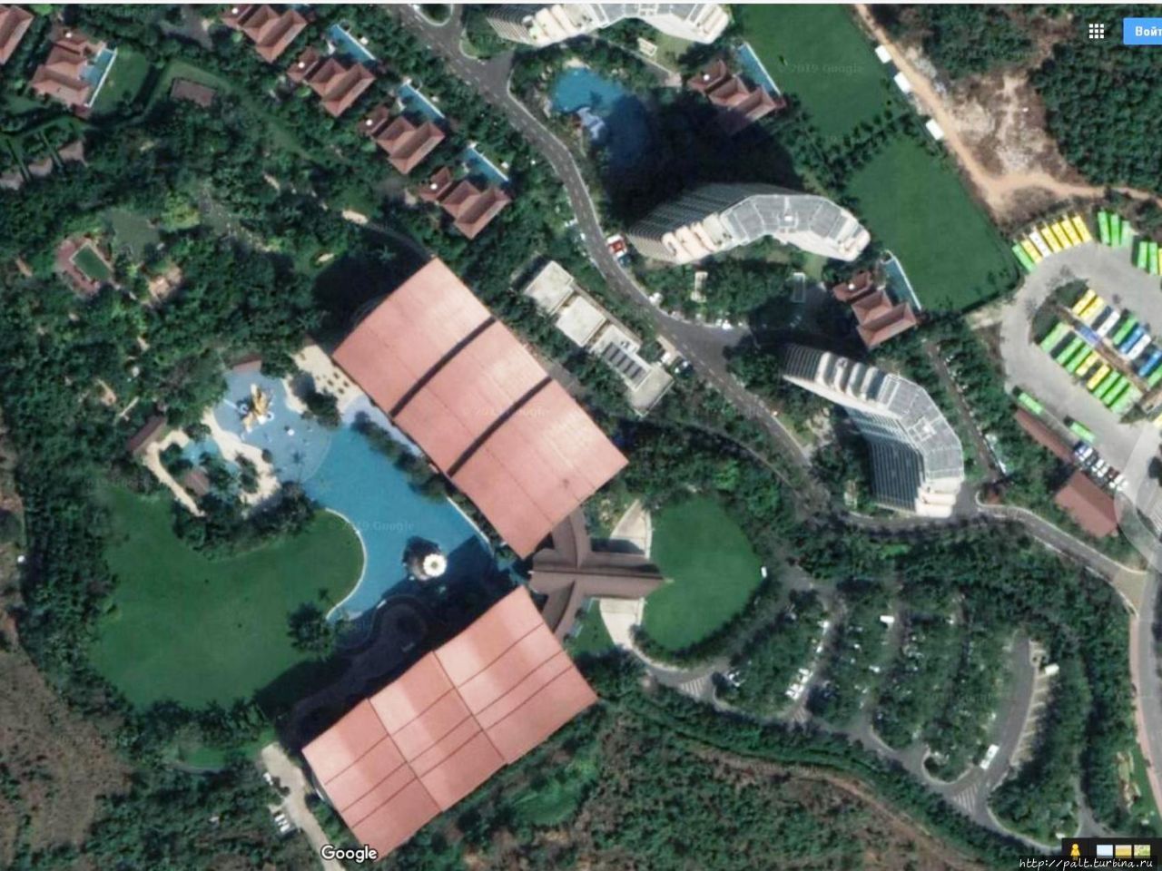 Вход и центральный бассейн Банлина на картах со спутника