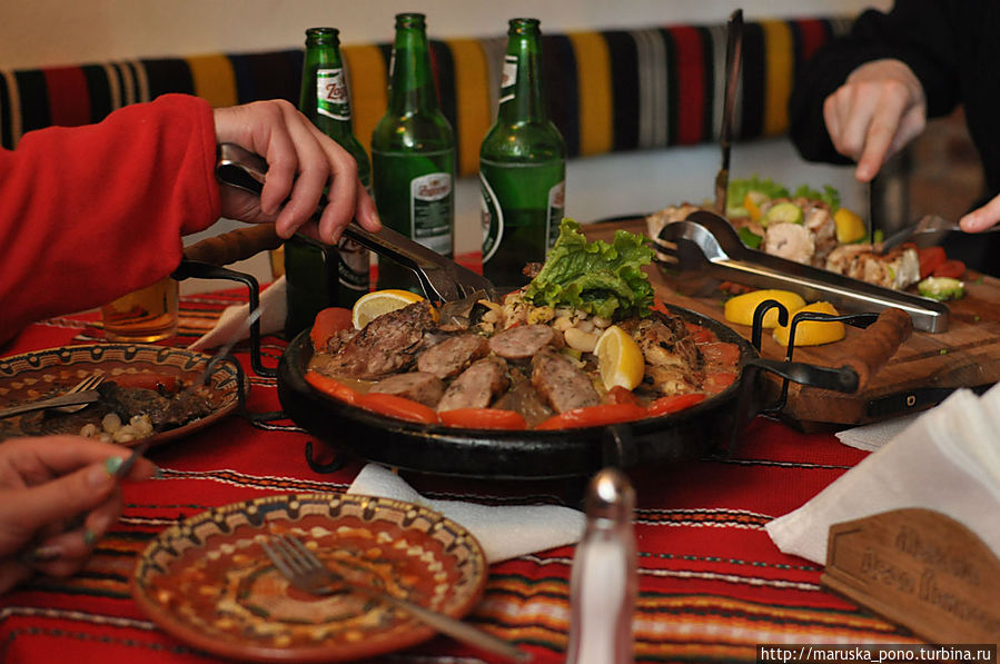 Кормят в механах много, вкусно и недорого!