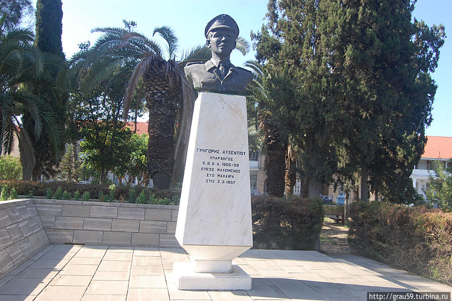 Памятник Георгию Афксентиоу Ларнака, Кипр