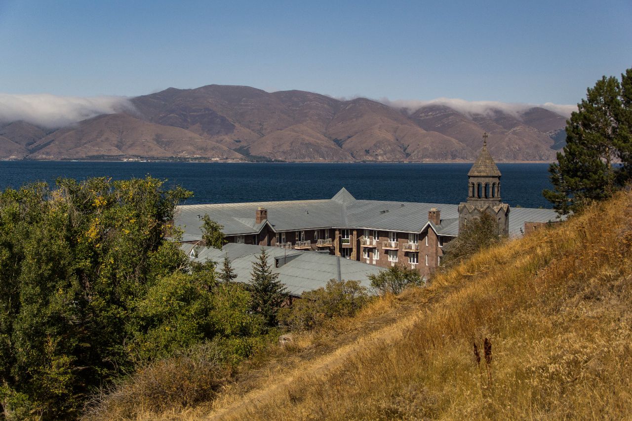 оз. Севан. Духовная семинария. Армения Севан, Армения