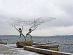 Скульптура Рыбаки. Подарок от американского города-побратима Дулута. (фото 2006 года)