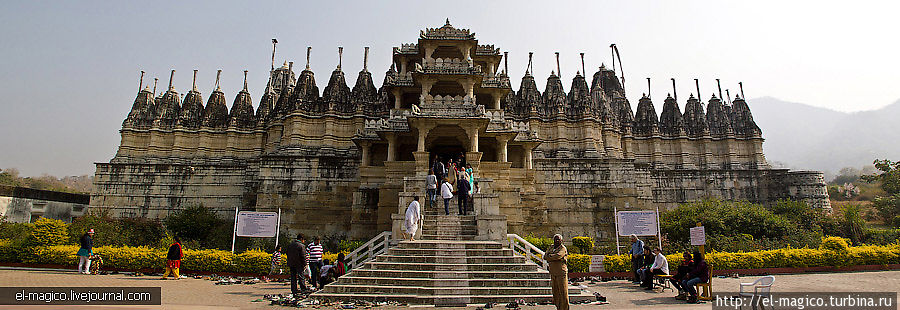 Ранакпур. Самый большой в мире джайнский храм Штат Раджастан, Индия