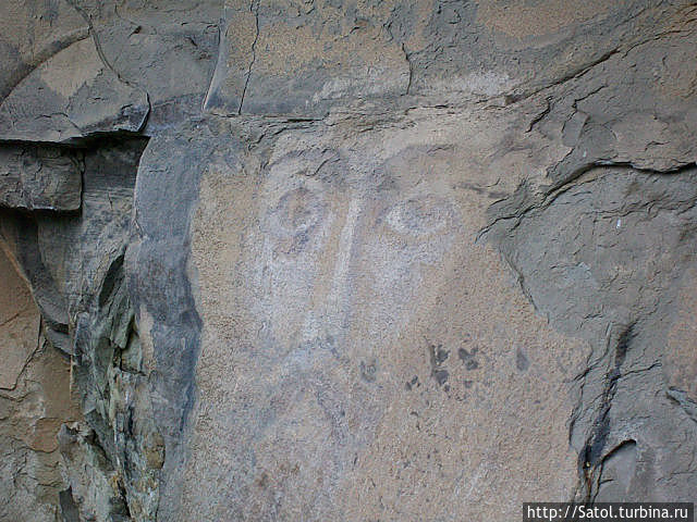 Лик Христа. Наскальная икона 7-10 век. Архыз, Россия