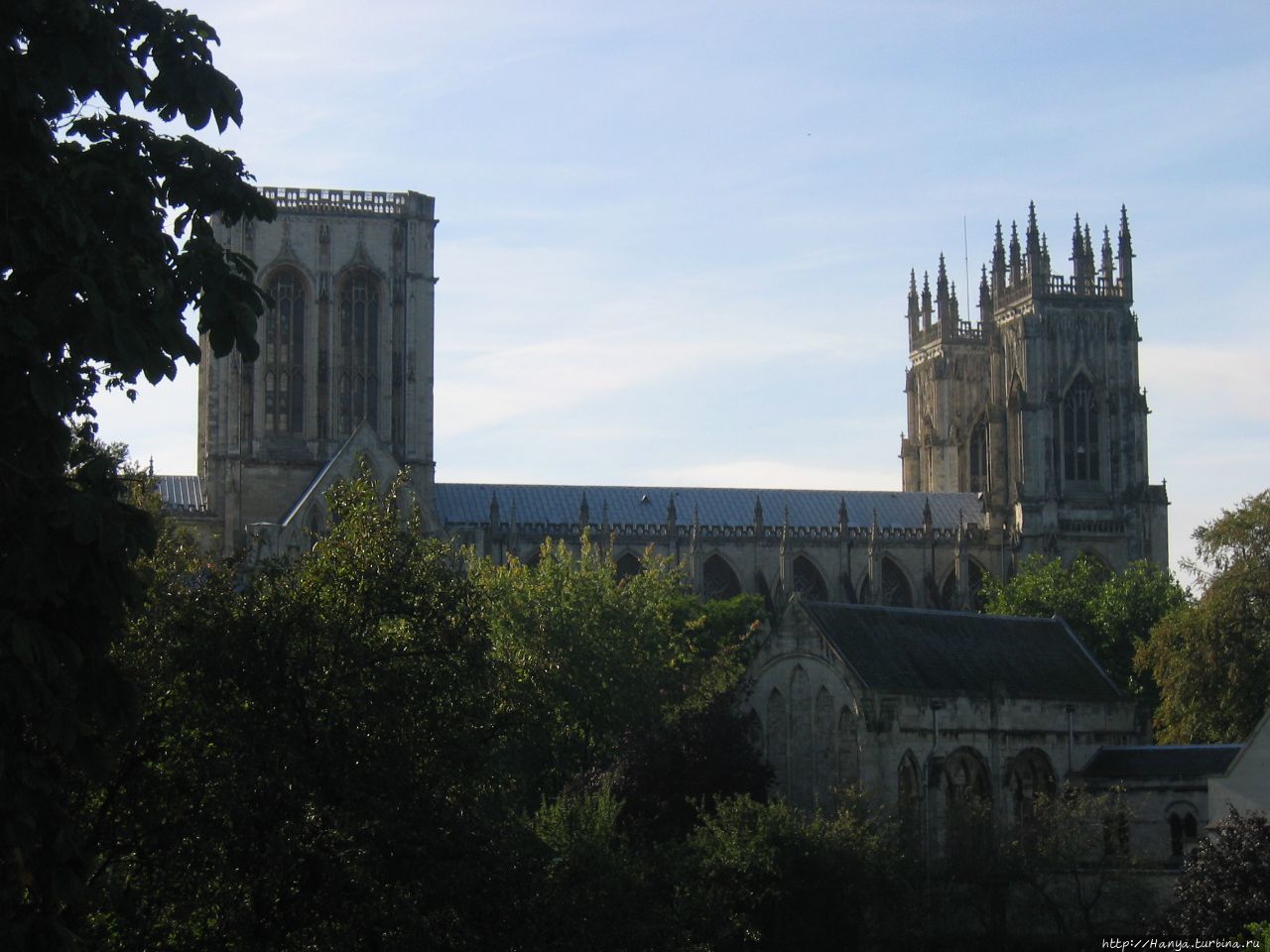 Вид на Йоркский собор с крепостной стены Йорк, Великобритания