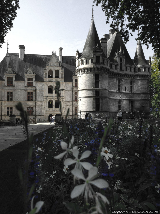 Замок Азе-ле-Ридо. Дитя королевской немилости Азе-ле-Ридо, Франция