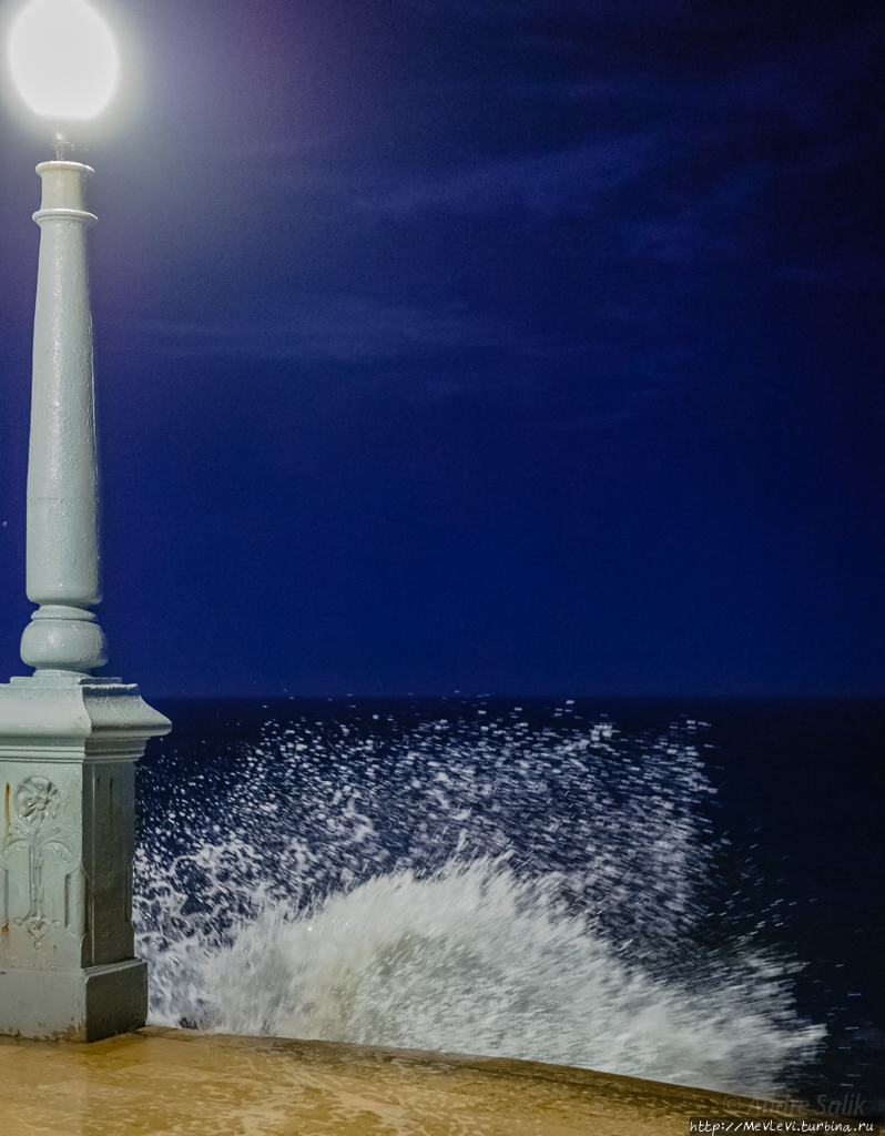 Вечер. Ситжес. Прибой Ситжес, Испания