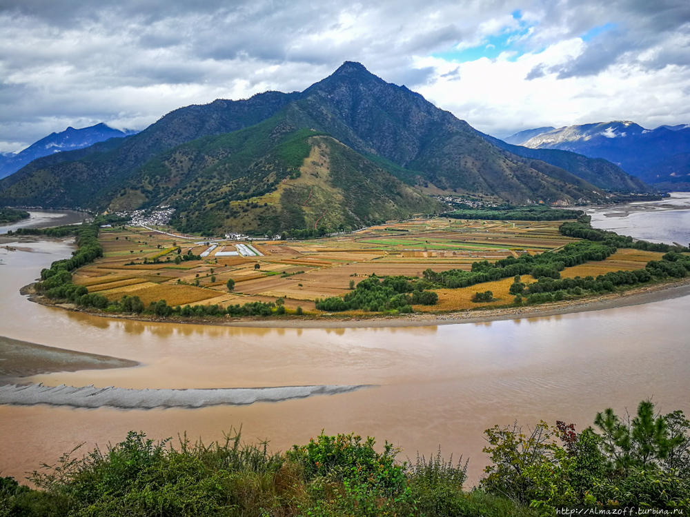 Какие крупные реки в китае. Река Янцзы Китай. Долина реки Янцзы. Древний Китай река Хуанхэ.