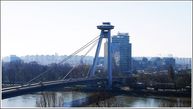 Мост SNP — однопилонный стальной дорожный мост веерного дизайна. Это единственный мост в Братиславе, не имеющий ни одной опоры в русле реки Дунай и считающийся самым большим в городе.