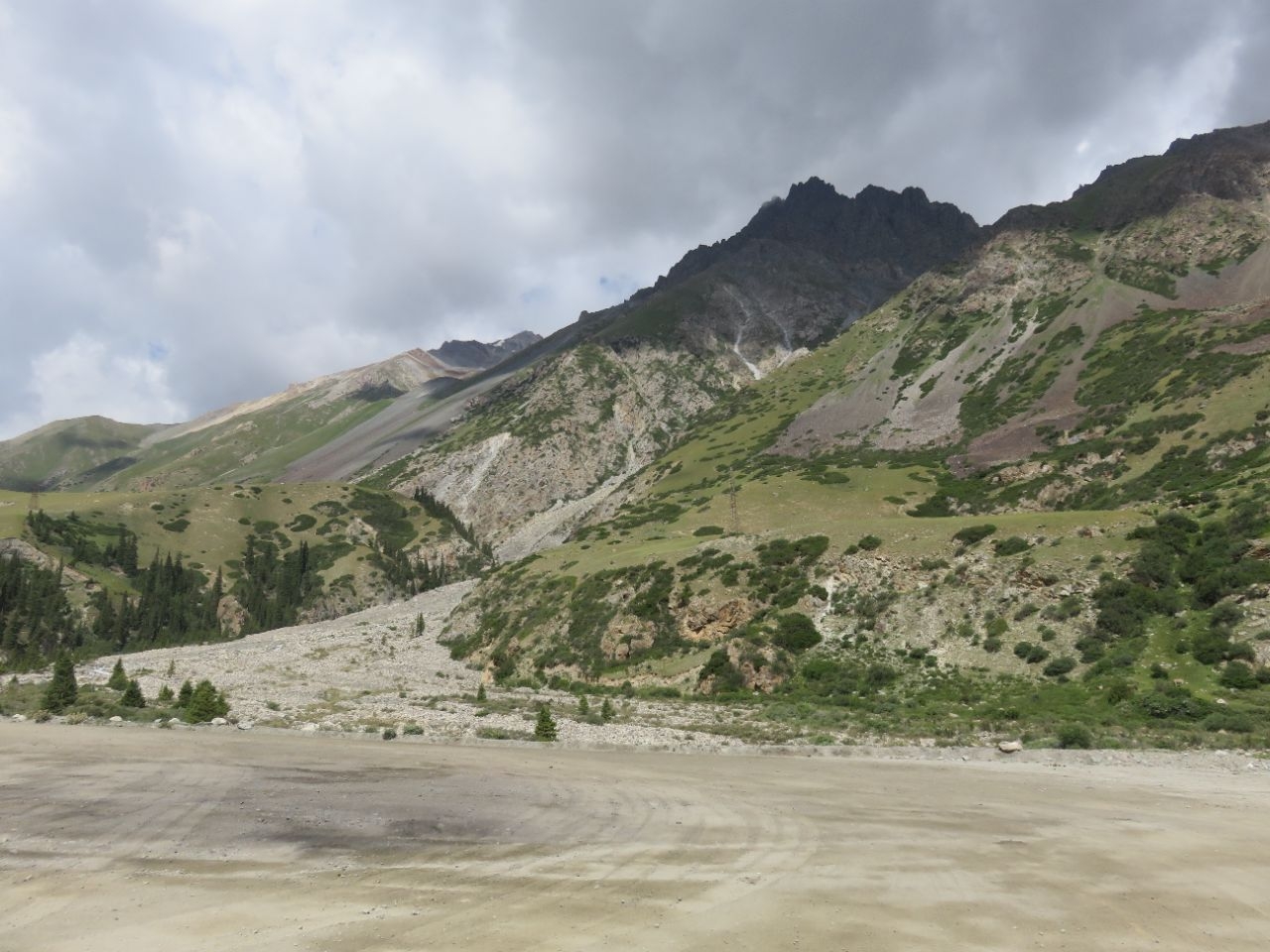 Контрольно-пропускной пункт Ущелье Барскоон, Киргизия