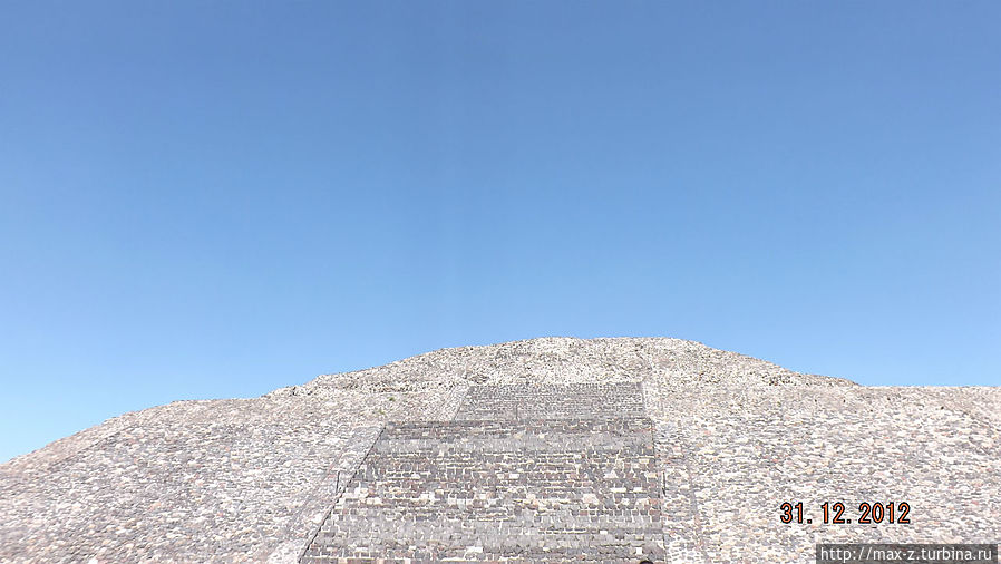 Теотиуакан: от луны до солнца пару километров.