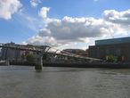 Лондон. Мост Миллениум с видом на Галерею Тейт