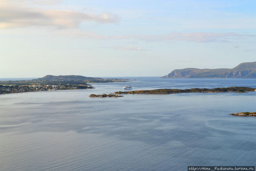Аксла. Фантастические пейзажи и отголоски войны Олесунн, Норвегия