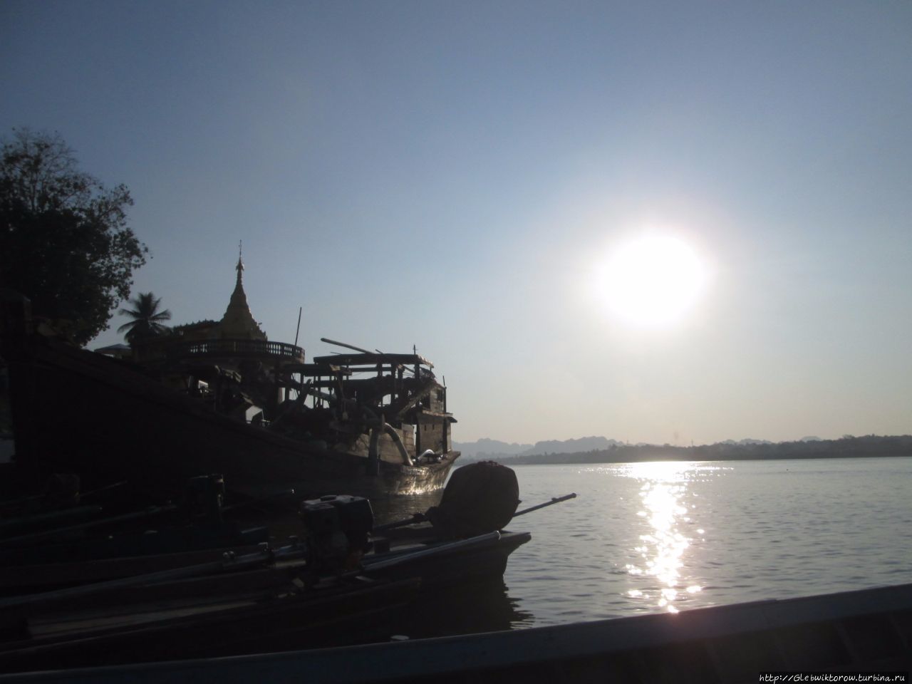 Вечерняя переправа через реку Танлаин Хпа-Ан, Мьянма