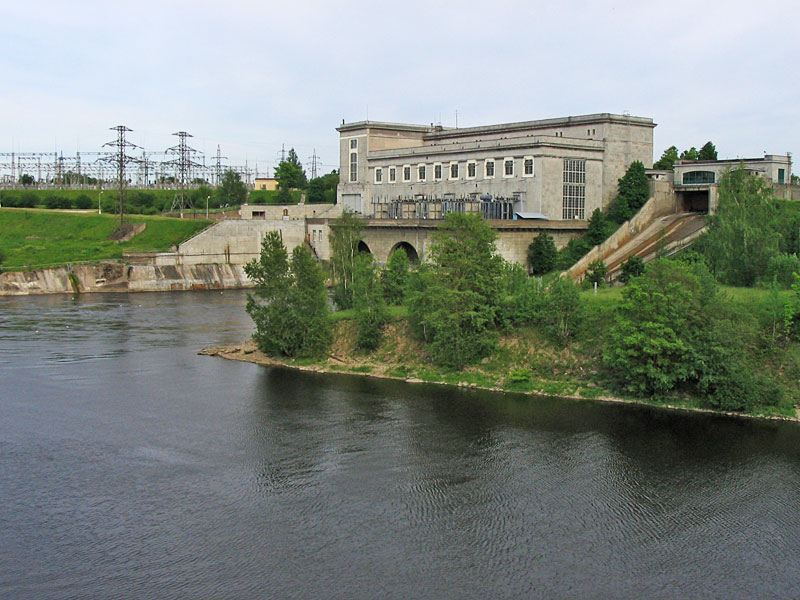 Нарвская ГЭС, но относится к Ивангороду