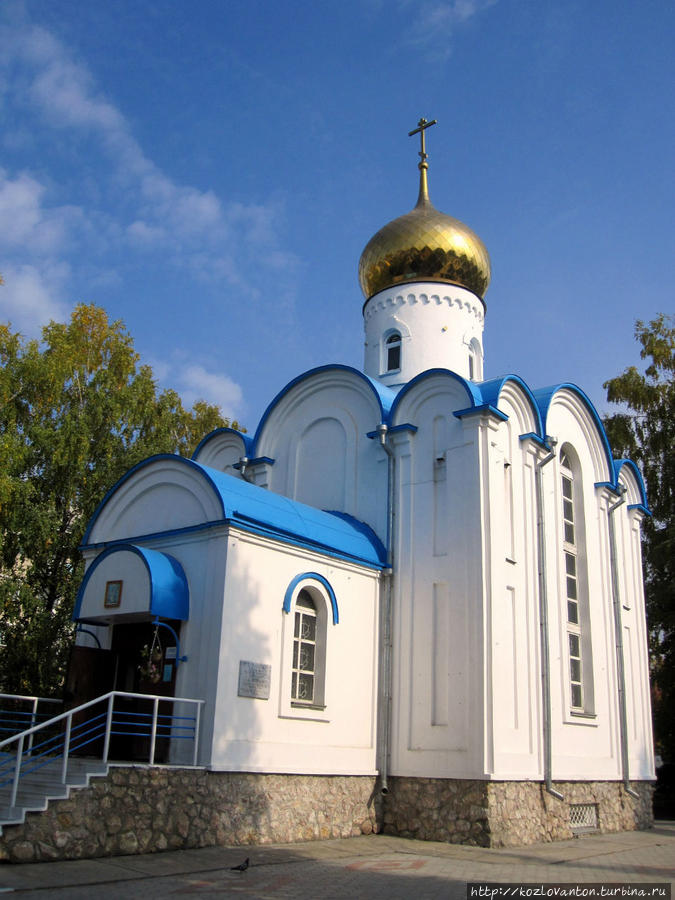 ...а также построенный в 2003 году храм в честь иконы пресятой богородицы Владимирской,... Искитим, Россия