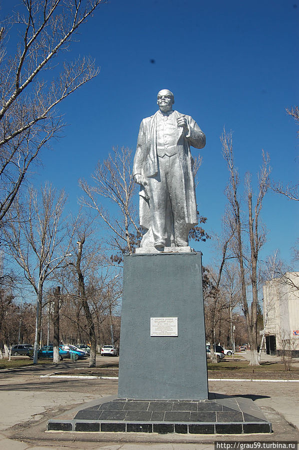 Памятник В.И.Ленину