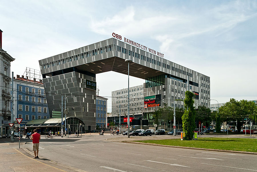 Но все же чувствуется что-то не то.