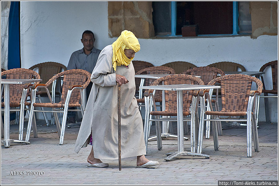 Колоритные местные жители. Они живут за счет туристов...
* Эссуэйра, Марокко