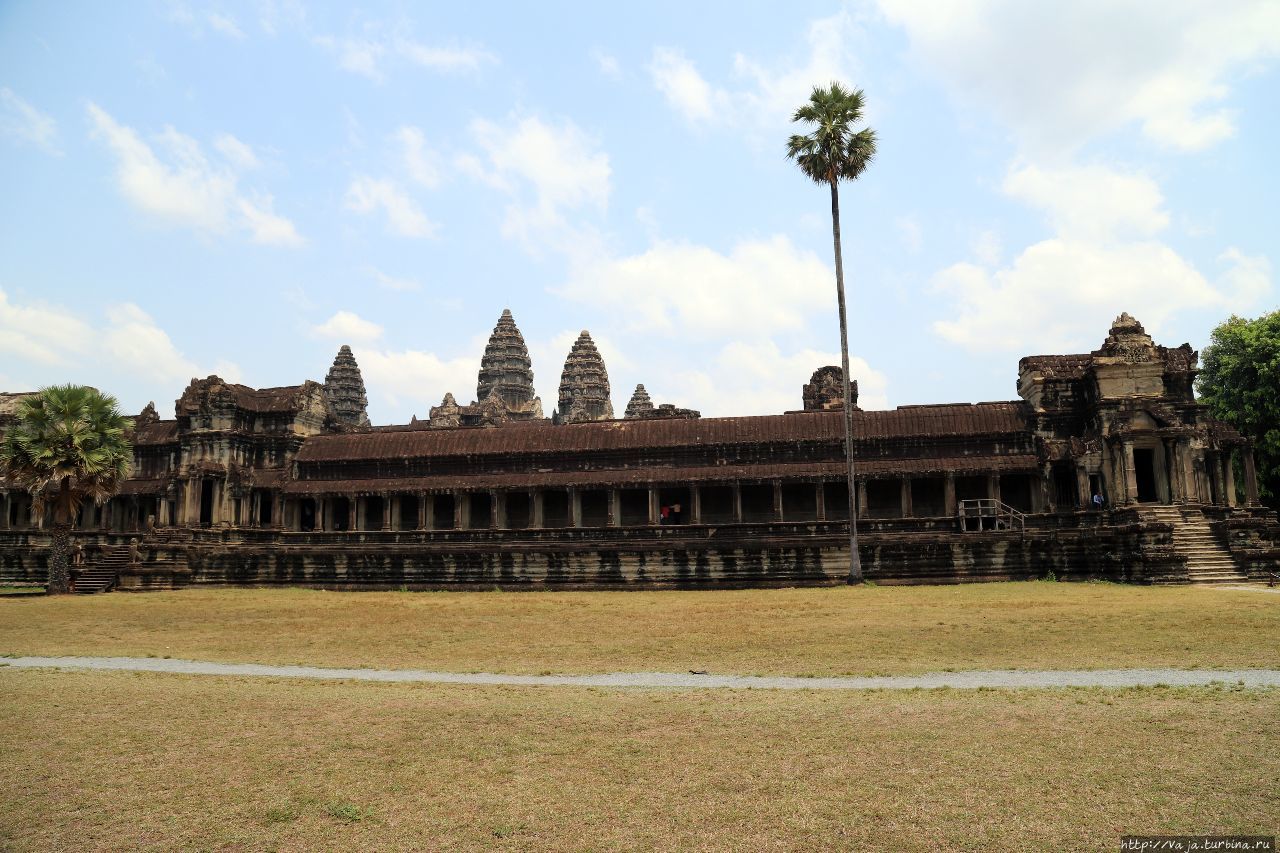 Виды Храма Анкгор Ват Ангкор (столица государства кхмеров), Камбоджа