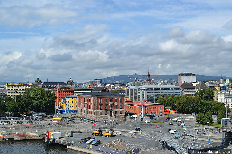 Панорама Осло с крыши национального театра оперы и балета. Осло, Норвегия