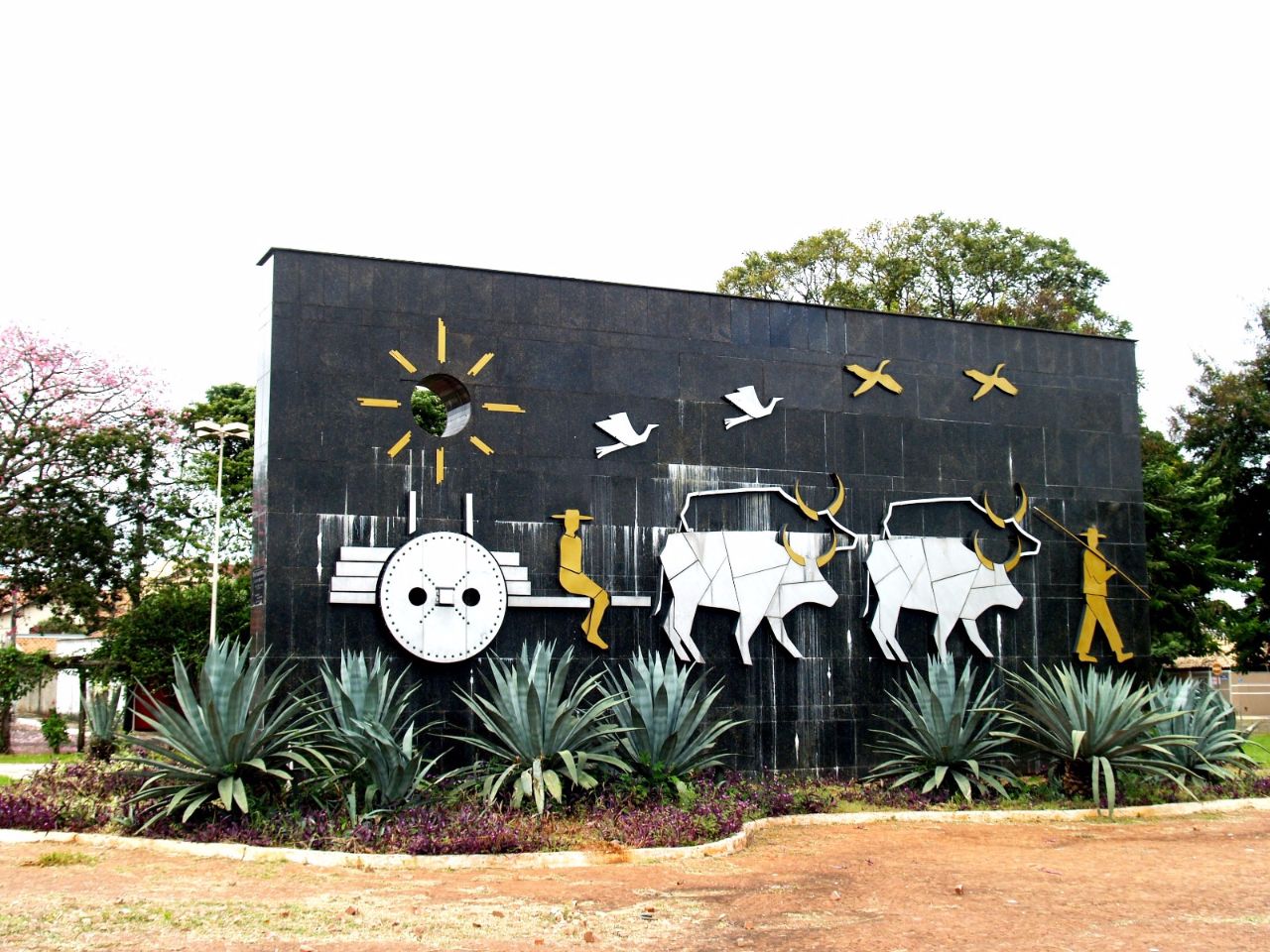 Монумент иммигрантам Кампу-Гранди, Бразилия