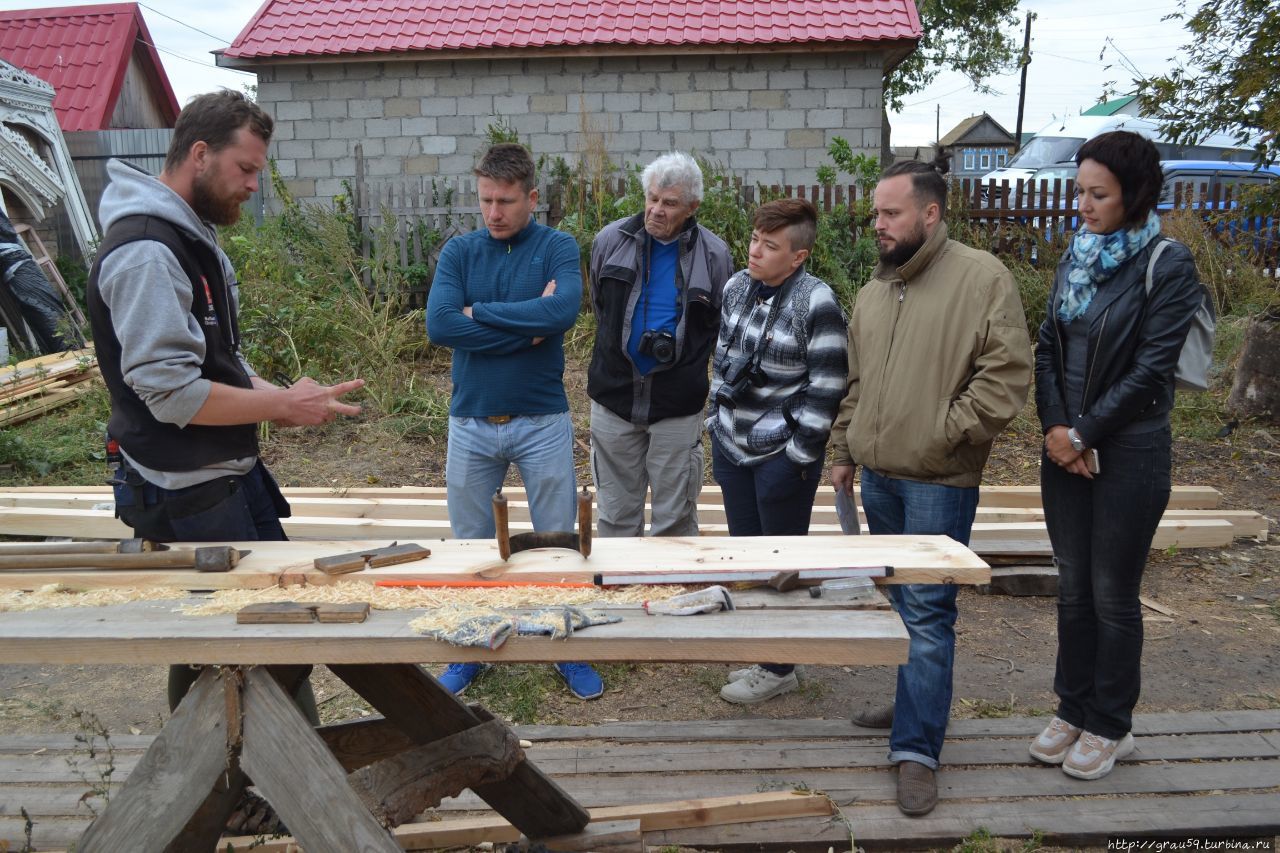 Дом со львом Поповка (Саратовская область), Россия