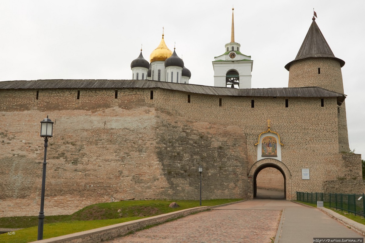 Псков — на территории кремля Псков, Россия