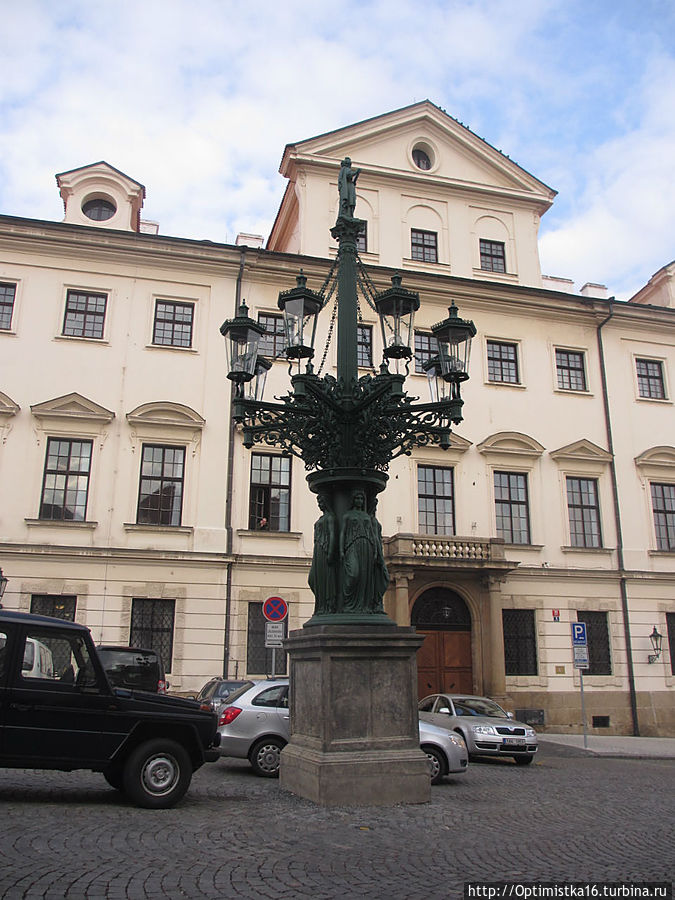 Лоретанская ул, 4, Мартиницкий дворец Прага, Чехия