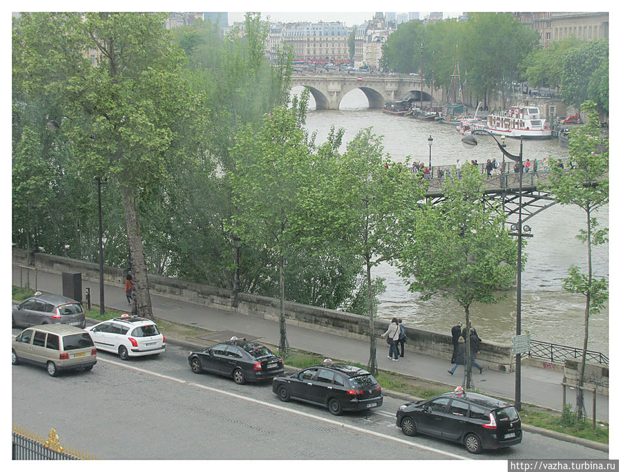 Вид на Сену из музея Париж, Франция