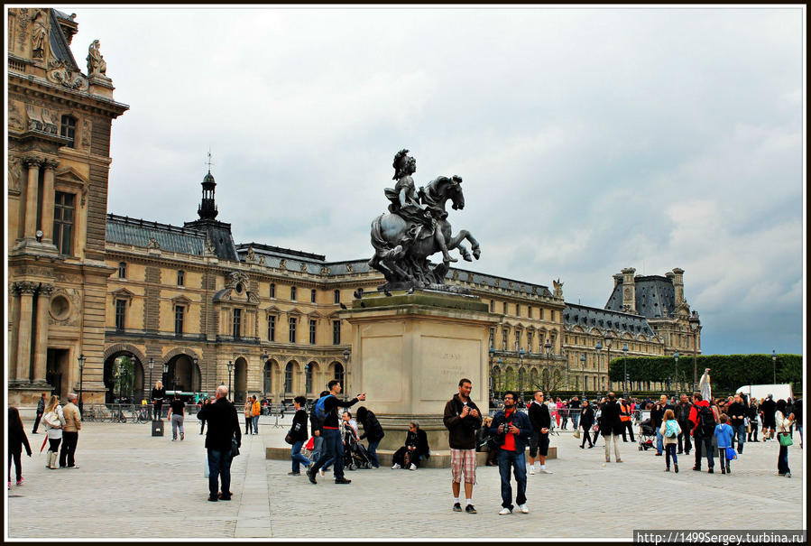 Конная статуя Людовика XIV Париж, Франция