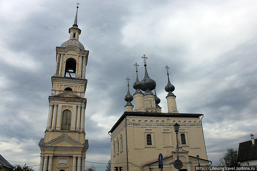 Смоленская церковь с колокольней Суздаль, Россия