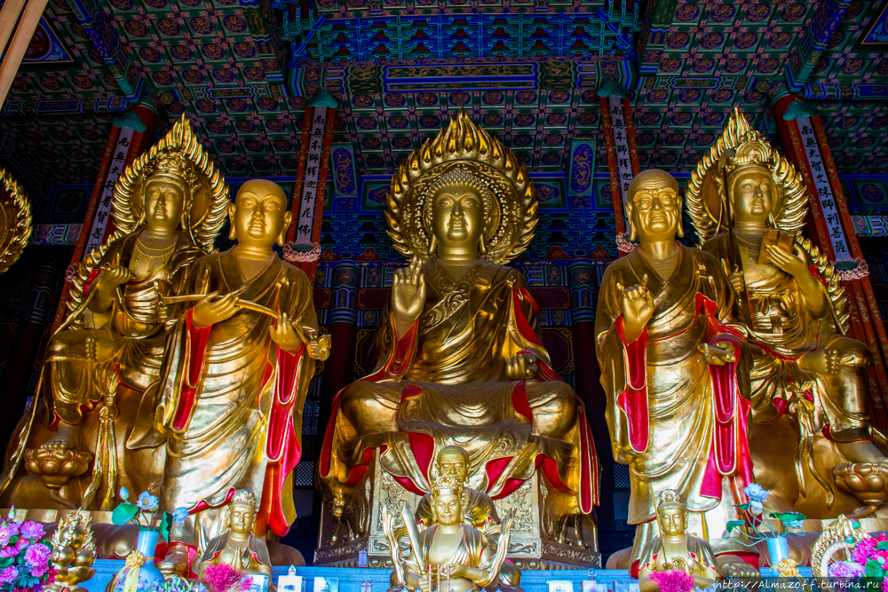 Три Пагоды 9го века и буддийский монастырь Чонжень Дали, Китай