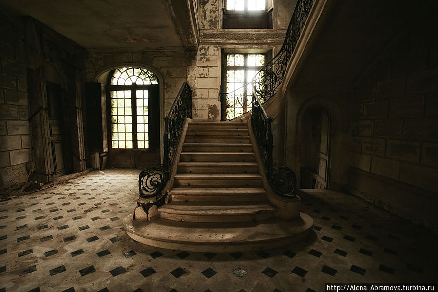 Замок Обезъяны. Франция Франция
