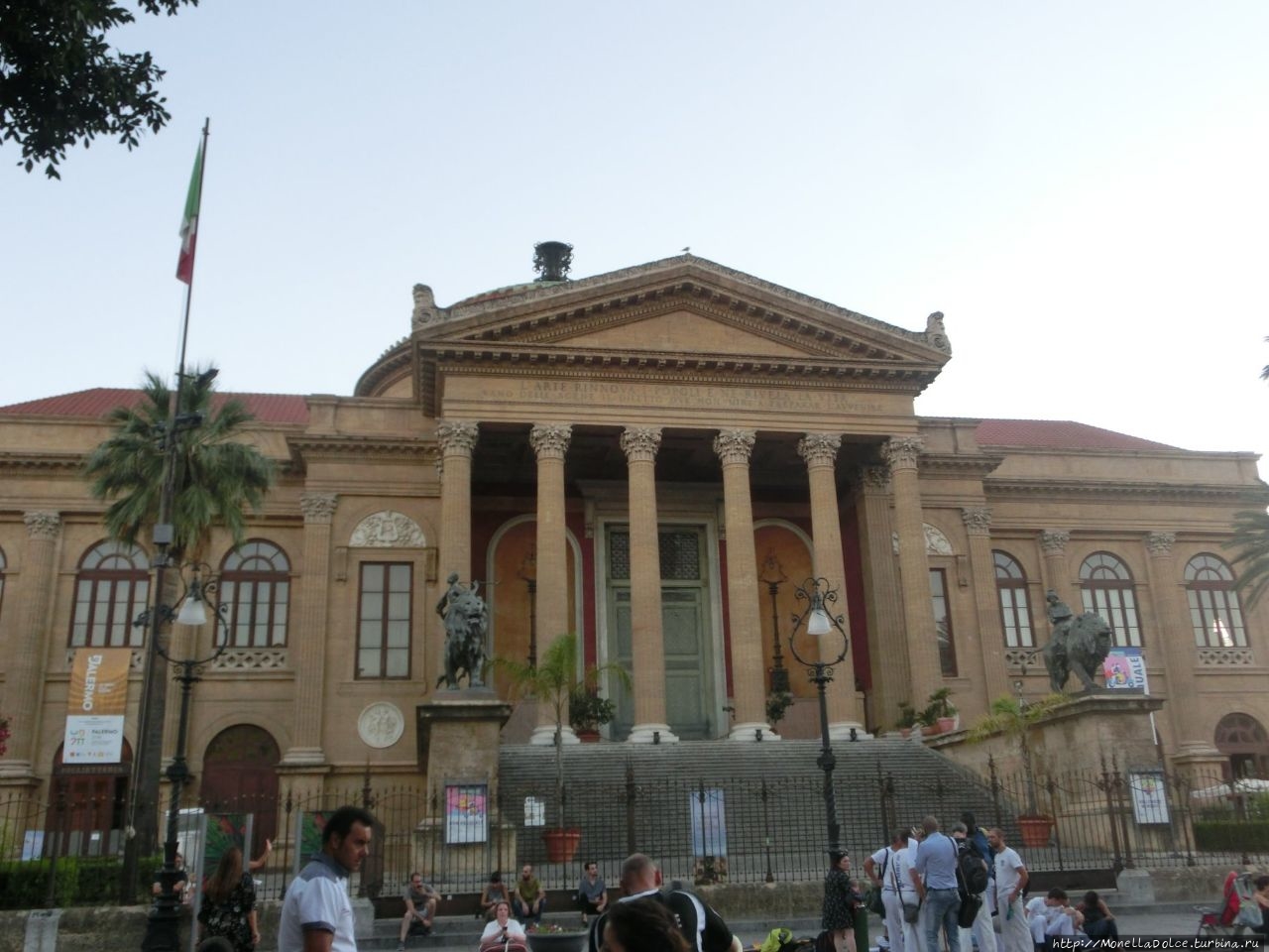 Пешеходный маршрут в центре Palermo, июнь 2020 Палермо, Италия