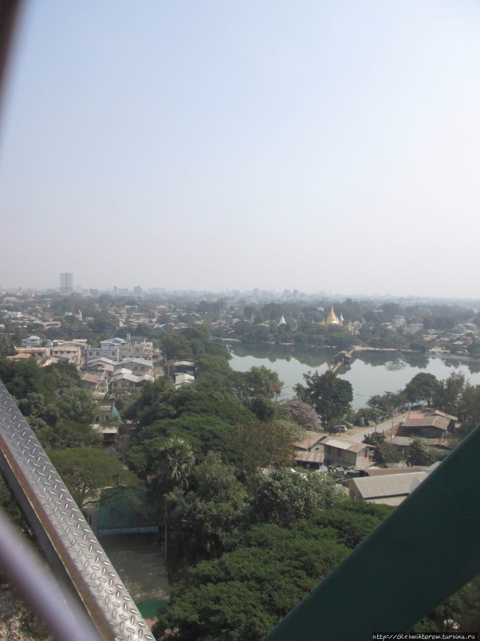 Вид на Мандалай с колеса обозрения Мандалай, Мьянма