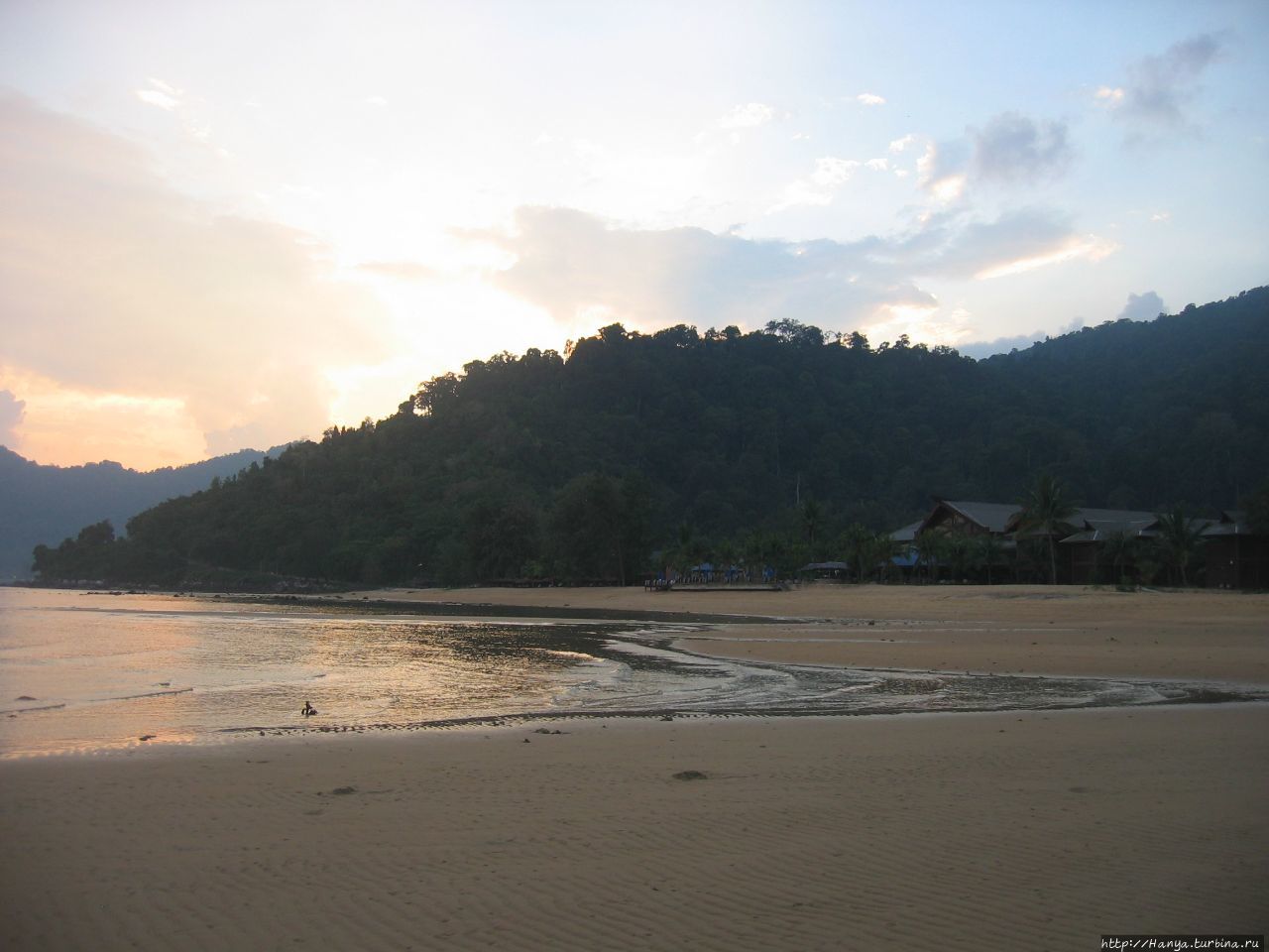 Пляж отеля Berjaya Tioman Beach Пулау-Тиоман, Малайзия