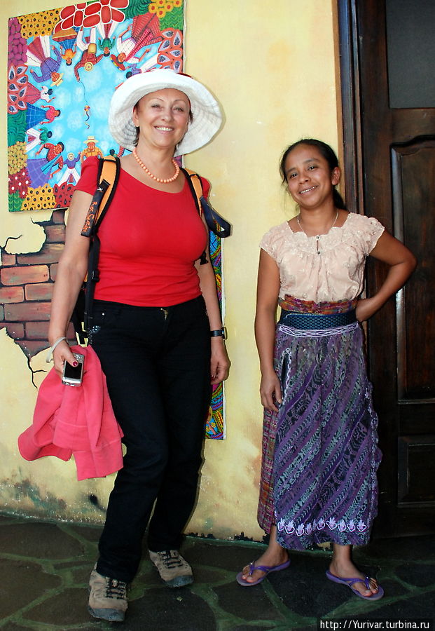 Многие гватемальцы удивительно малы ростом. Тамара — 165 см. Какого же роста майка? Панахачель, Гватемала