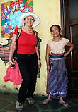 Многие гватемальцы удивительно малы ростом. Тамара — 165 см. Какого же роста майка?