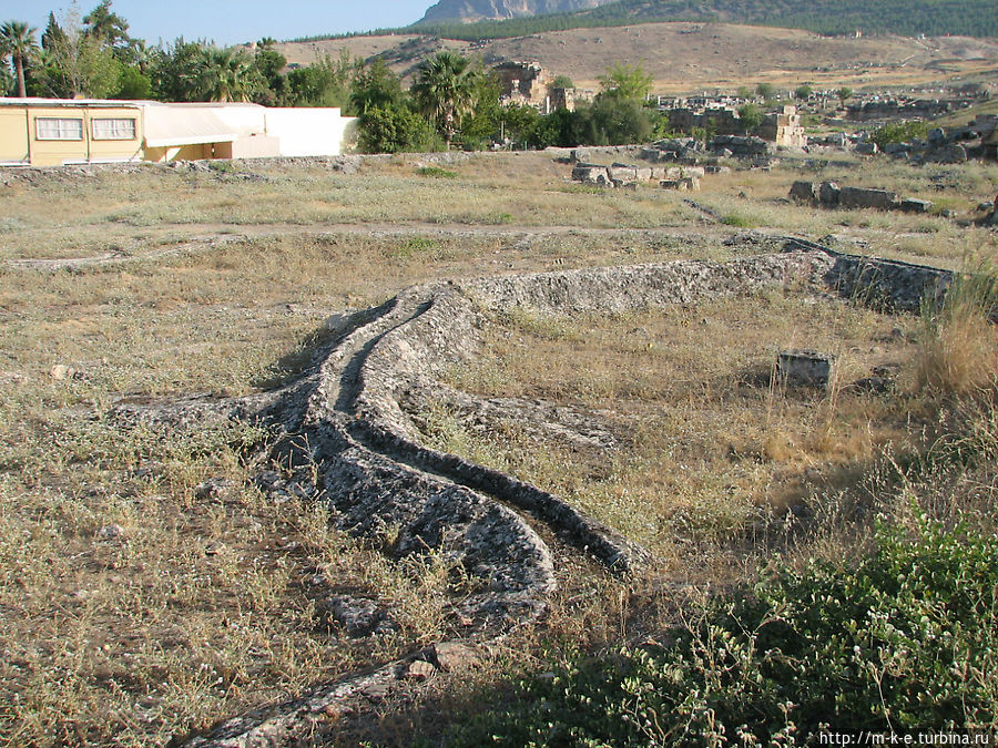 Водопровод Памуккале (Иерополь античный город), Турция