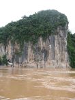 Вид на пещеры Пак-У с реки Меконг