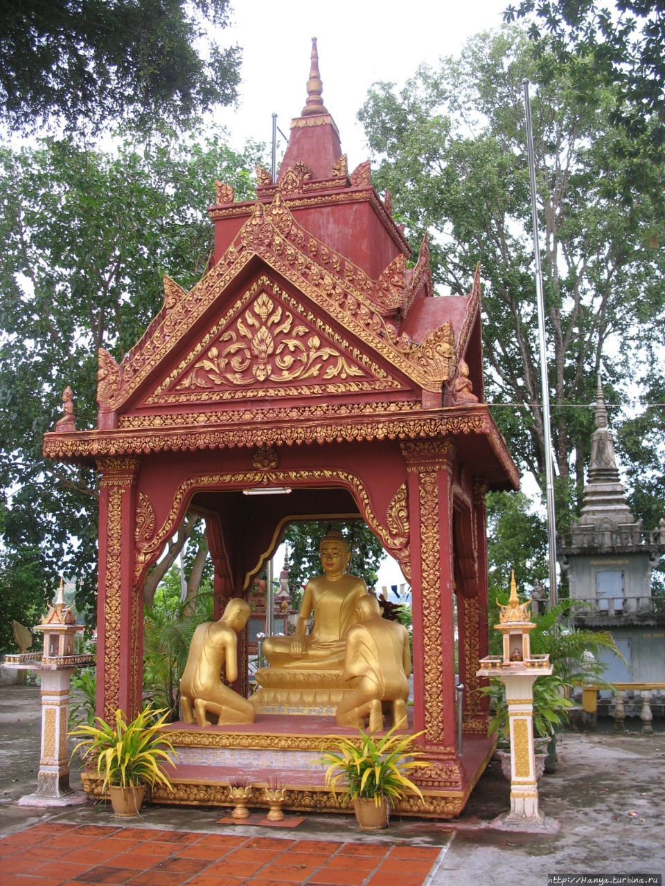 Ват Кром Сиануквиль, Камбоджа