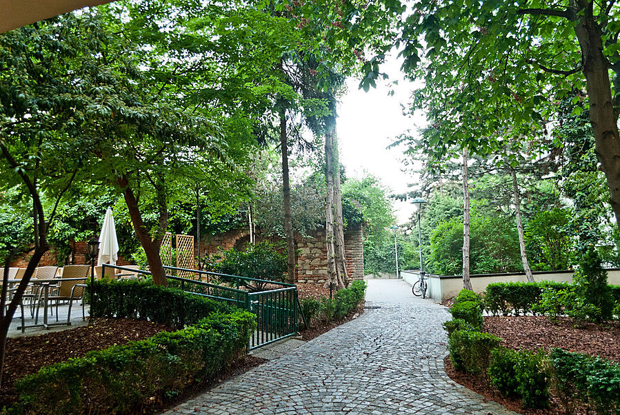 А так дворы.